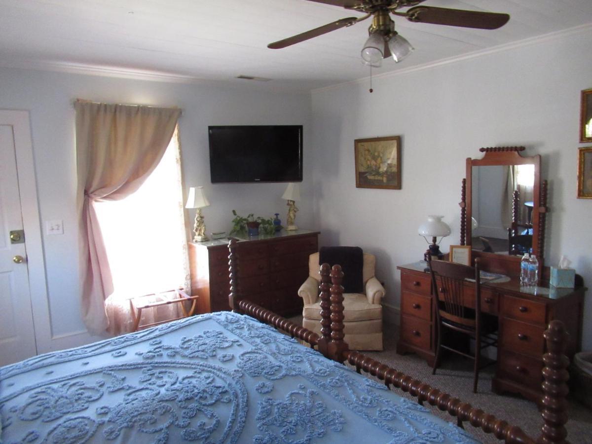Carrier Houses Bed & Breakfast Rutherfordton 外观 照片