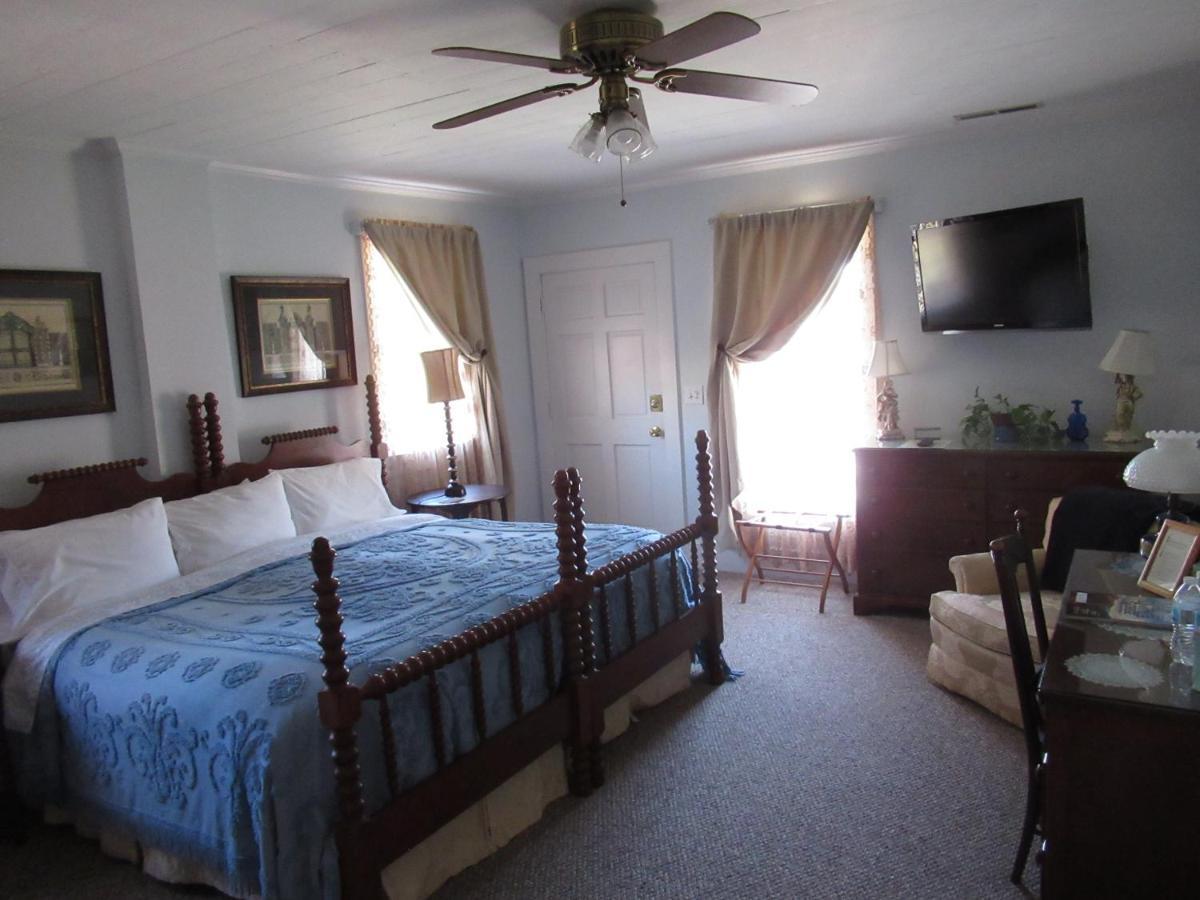 Carrier Houses Bed & Breakfast Rutherfordton 外观 照片