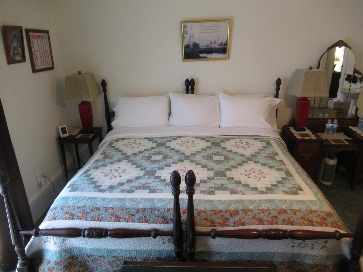 Carrier Houses Bed & Breakfast Rutherfordton 外观 照片