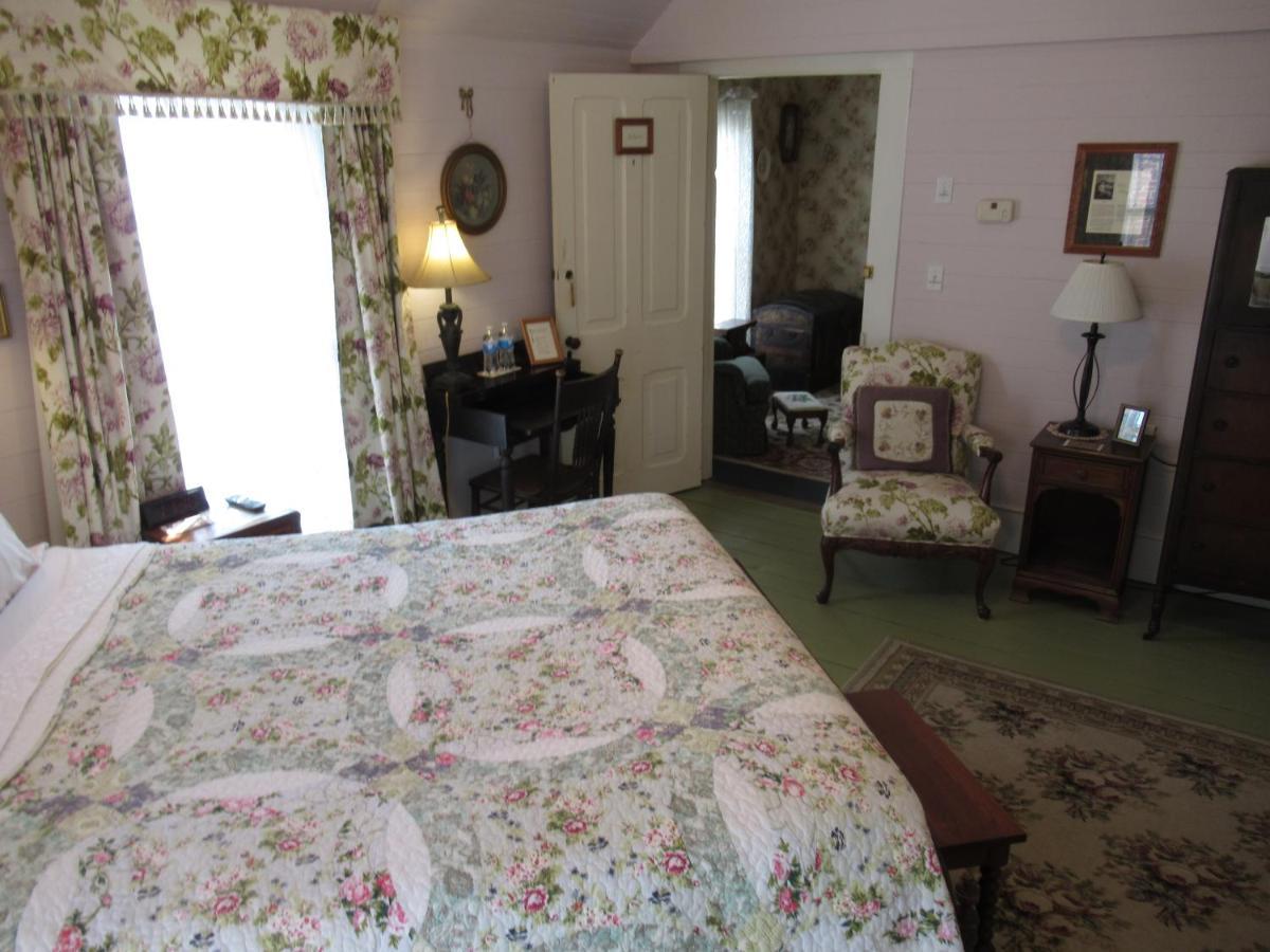 Carrier Houses Bed & Breakfast Rutherfordton 外观 照片