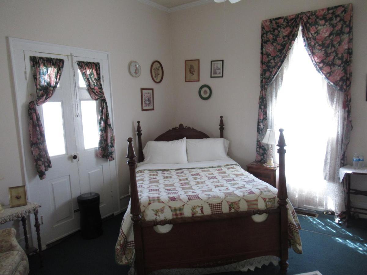 Carrier Houses Bed & Breakfast Rutherfordton 外观 照片