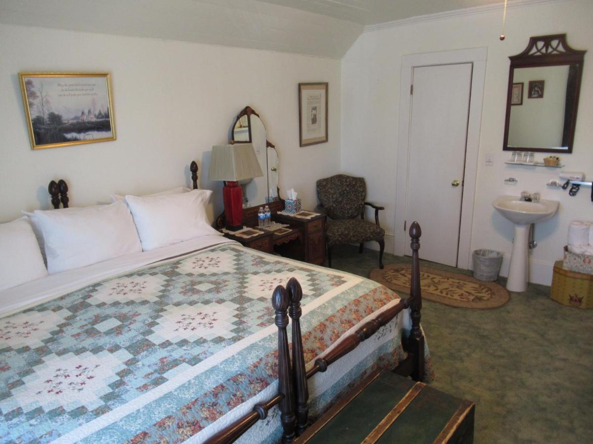 Carrier Houses Bed & Breakfast Rutherfordton 外观 照片