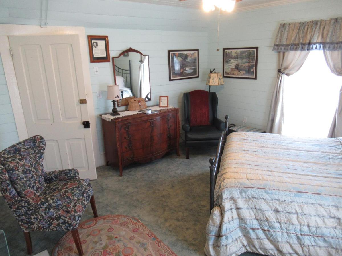Carrier Houses Bed & Breakfast Rutherfordton 外观 照片