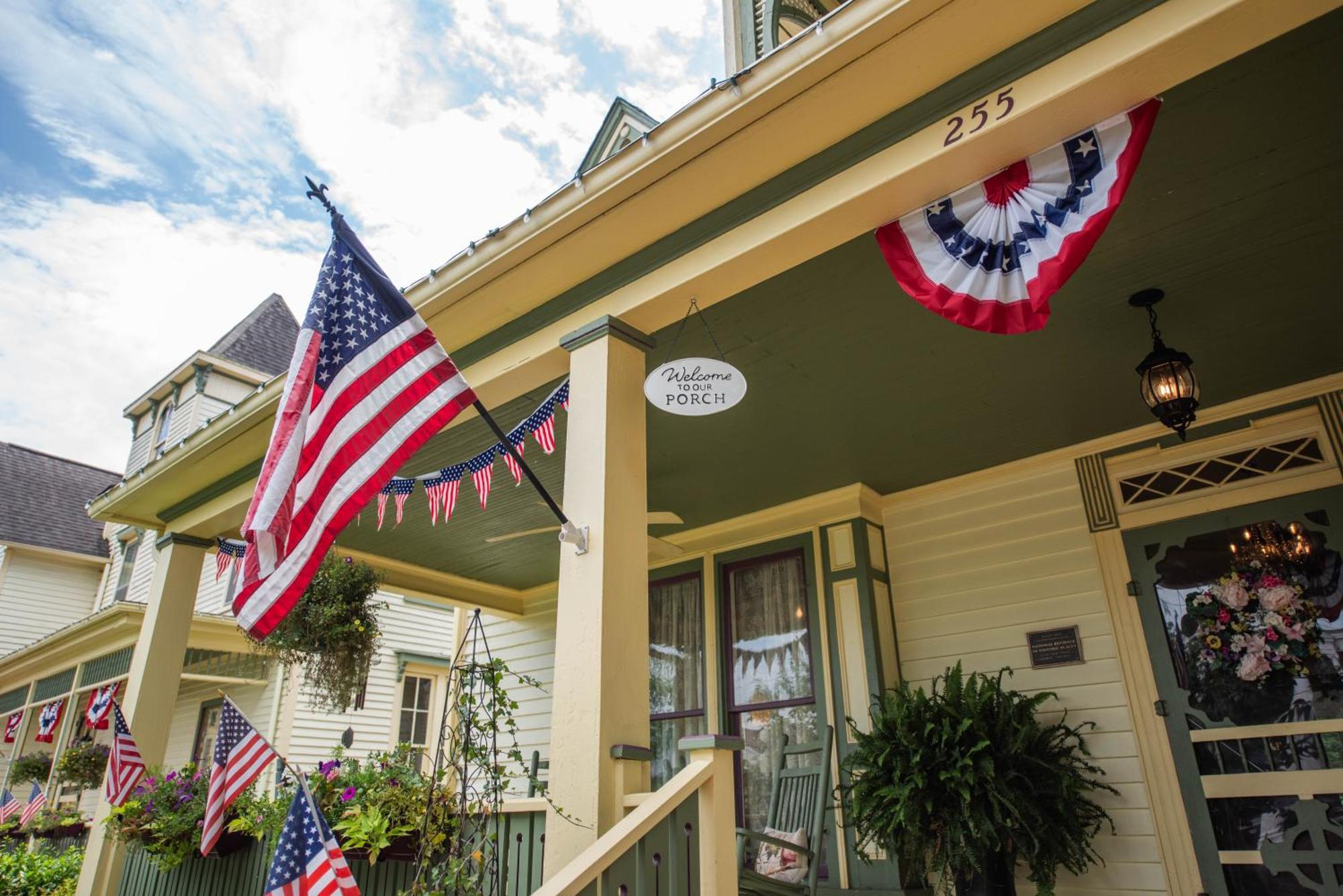 Carrier Houses Bed & Breakfast Rutherfordton 外观 照片