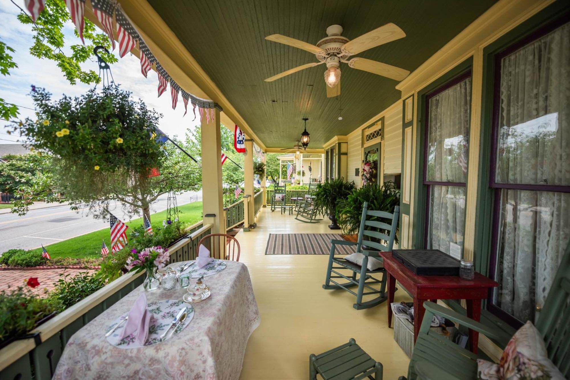 Carrier Houses Bed & Breakfast Rutherfordton 外观 照片