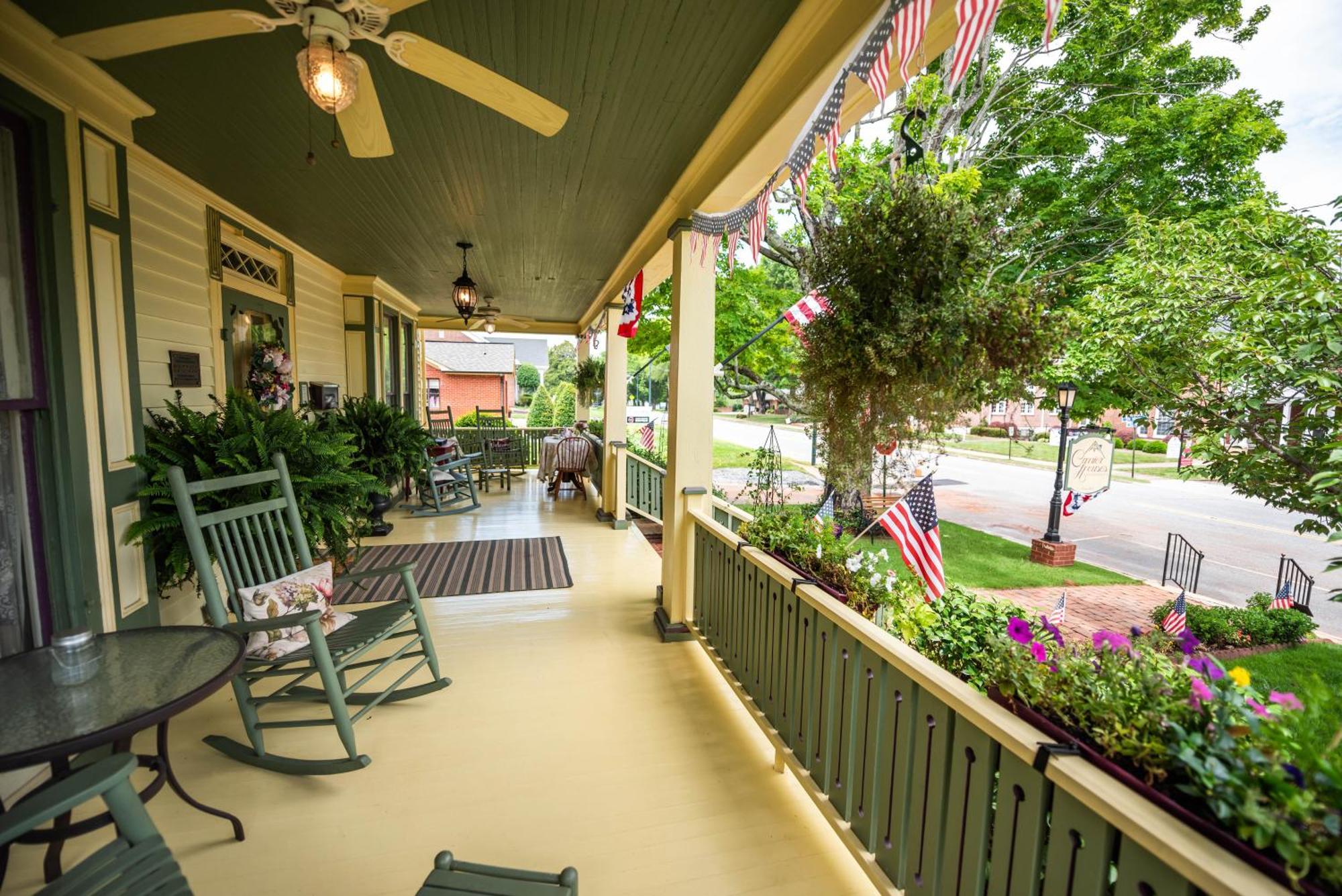 Carrier Houses Bed & Breakfast Rutherfordton 外观 照片