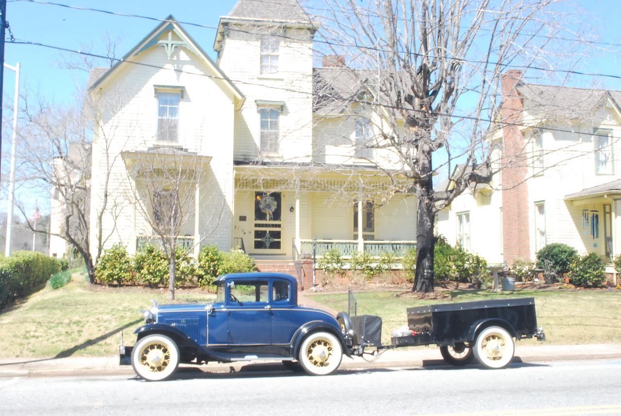 Carrier Houses Bed & Breakfast Rutherfordton 外观 照片