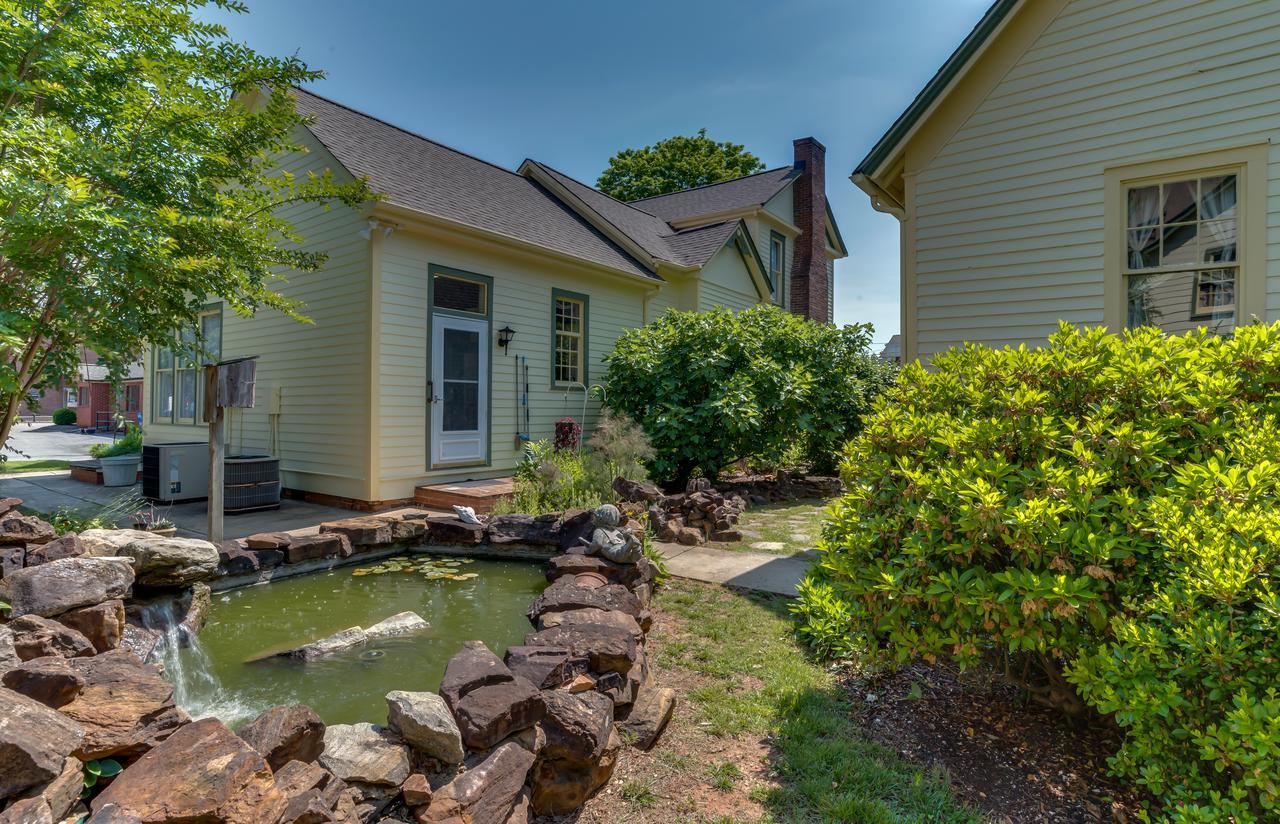 Carrier Houses Bed & Breakfast Rutherfordton 外观 照片
