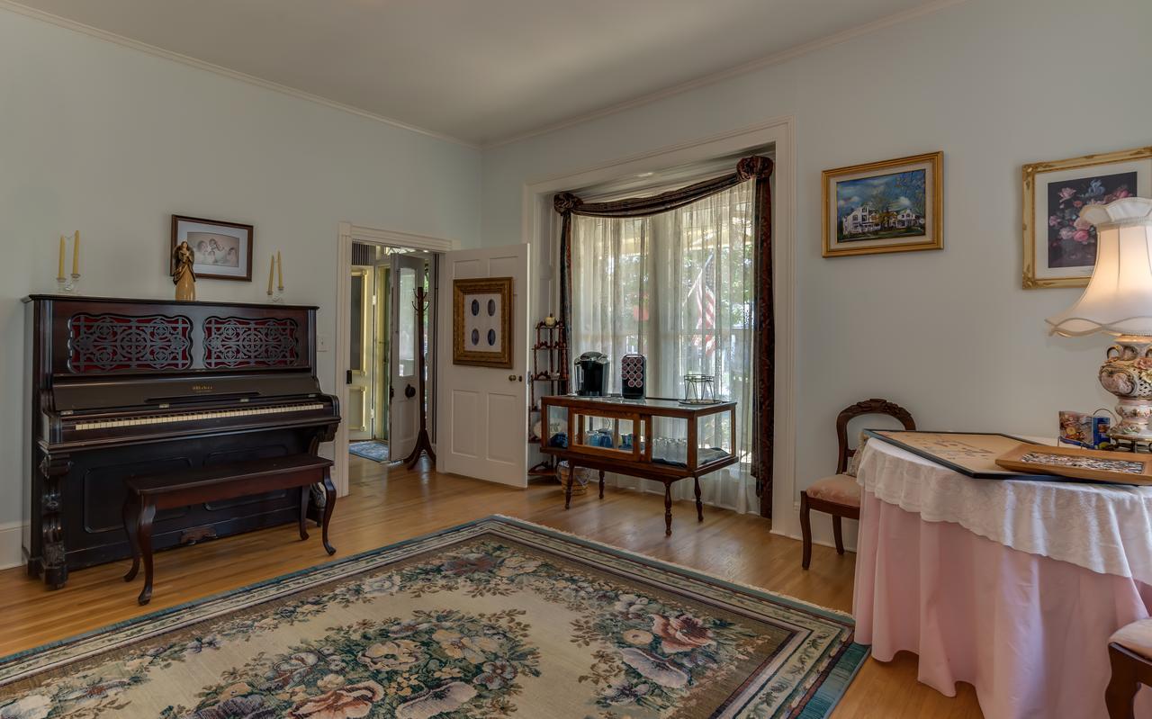 Carrier Houses Bed & Breakfast Rutherfordton 外观 照片