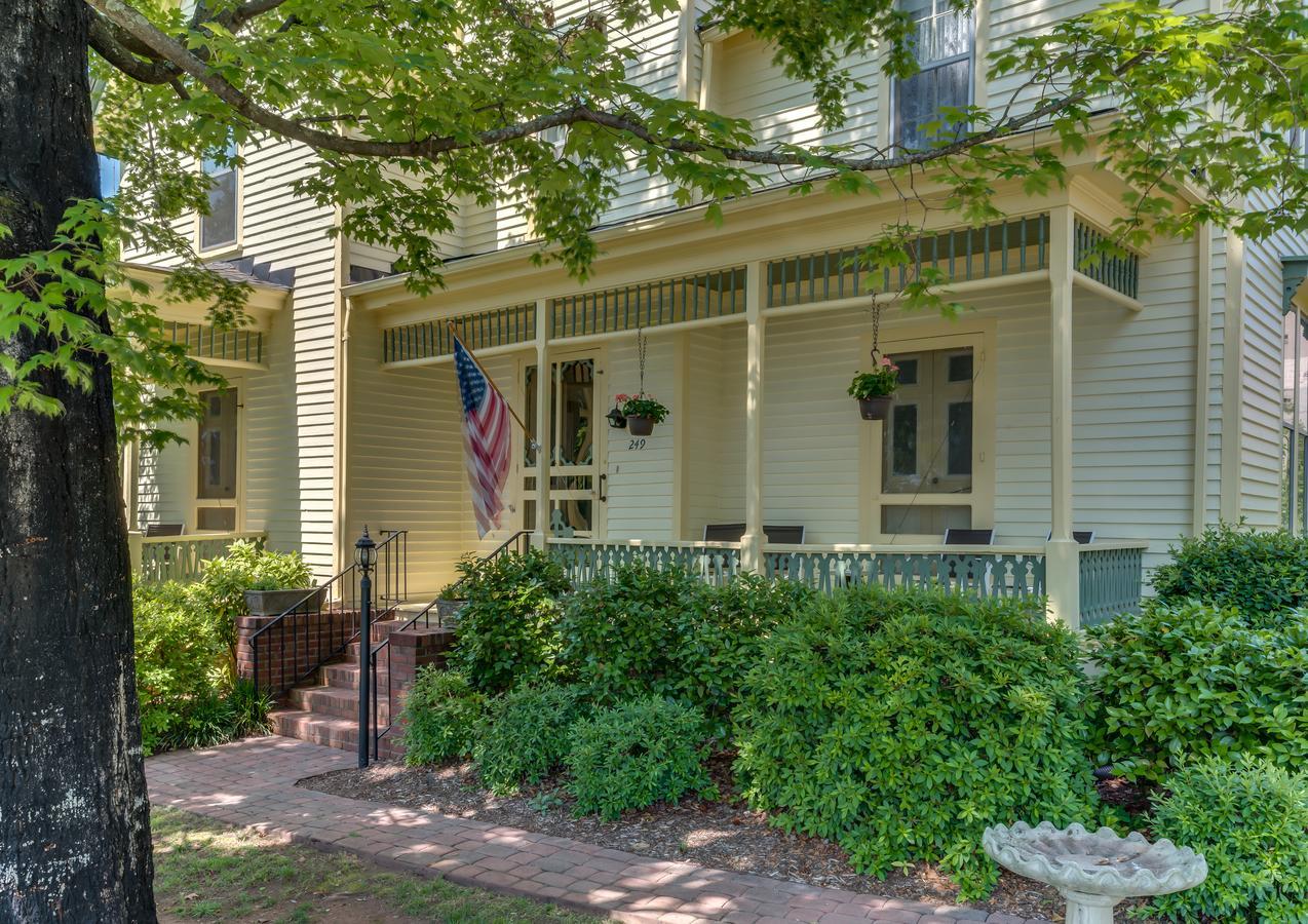 Carrier Houses Bed & Breakfast Rutherfordton 外观 照片