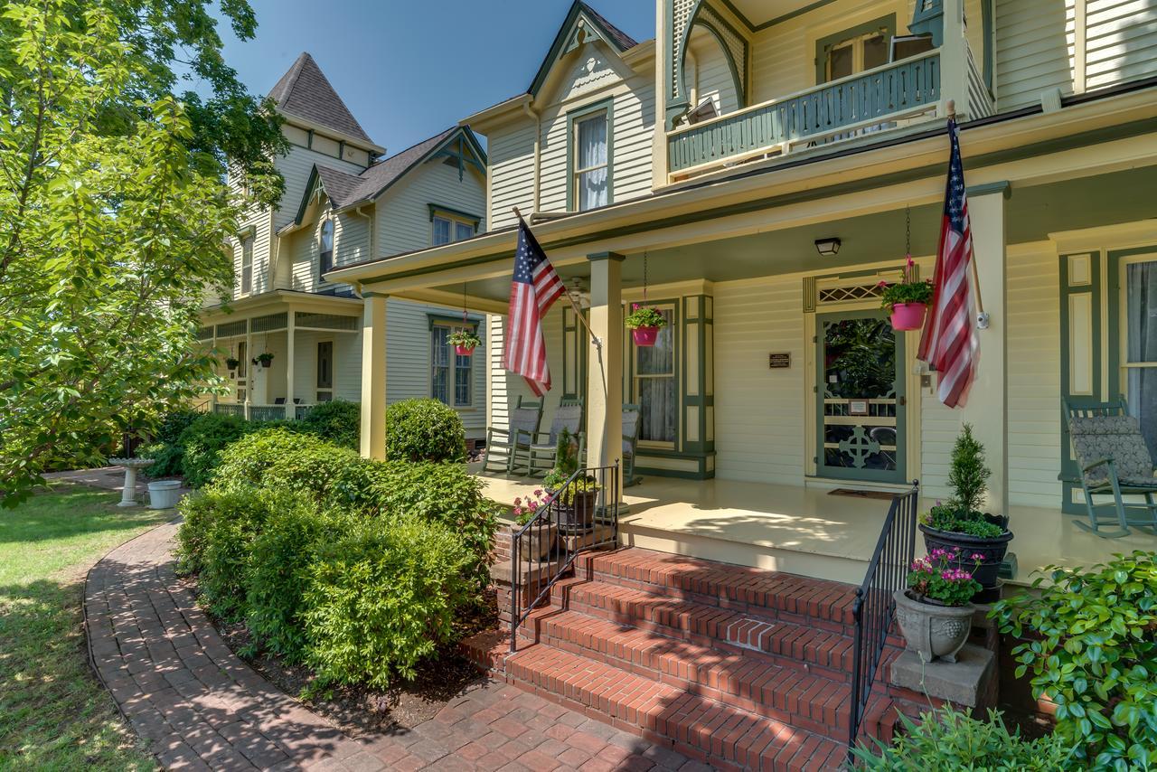 Carrier Houses Bed & Breakfast Rutherfordton 外观 照片