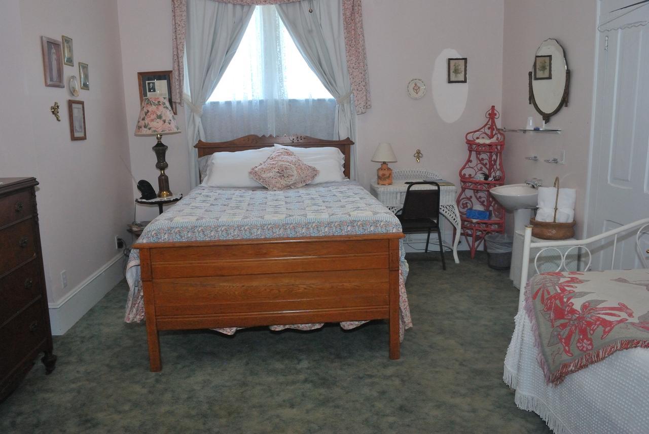 Carrier Houses Bed & Breakfast Rutherfordton 外观 照片
